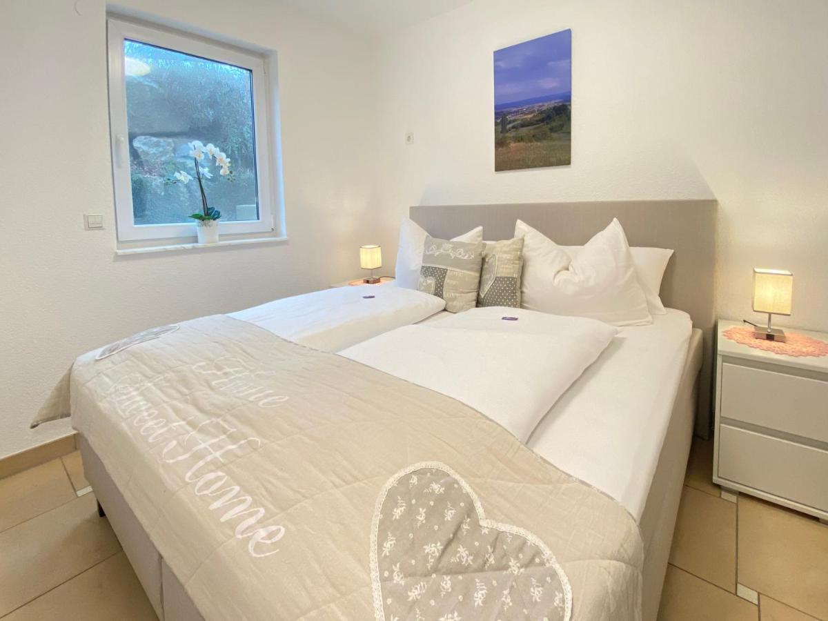 Gärtringen 2 Zimmer Apartment, 70 Qm, Max 4 Pers, Private Terasse, 2 Parkplaetze, Internet 250 Mbit מראה חיצוני תמונה