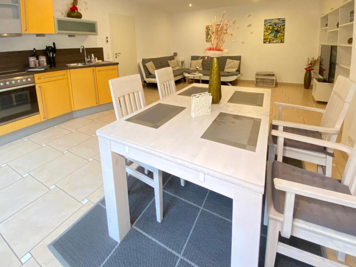 Gärtringen 2 Zimmer Apartment, 70 Qm, Max 4 Pers, Private Terasse, 2 Parkplaetze, Internet 250 Mbit מראה חיצוני תמונה
