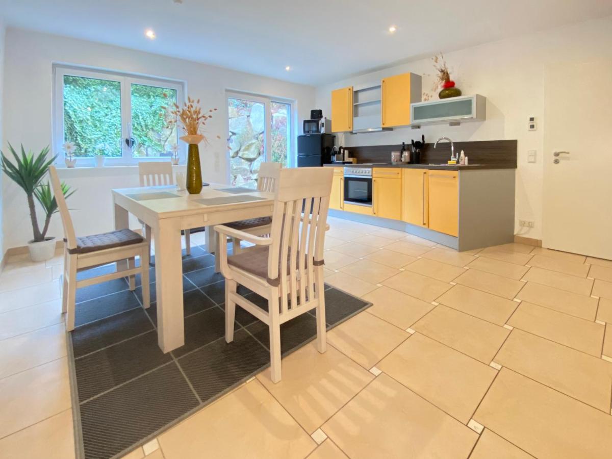 Gärtringen 2 Zimmer Apartment, 70 Qm, Max 4 Pers, Private Terasse, 2 Parkplaetze, Internet 250 Mbit מראה חיצוני תמונה