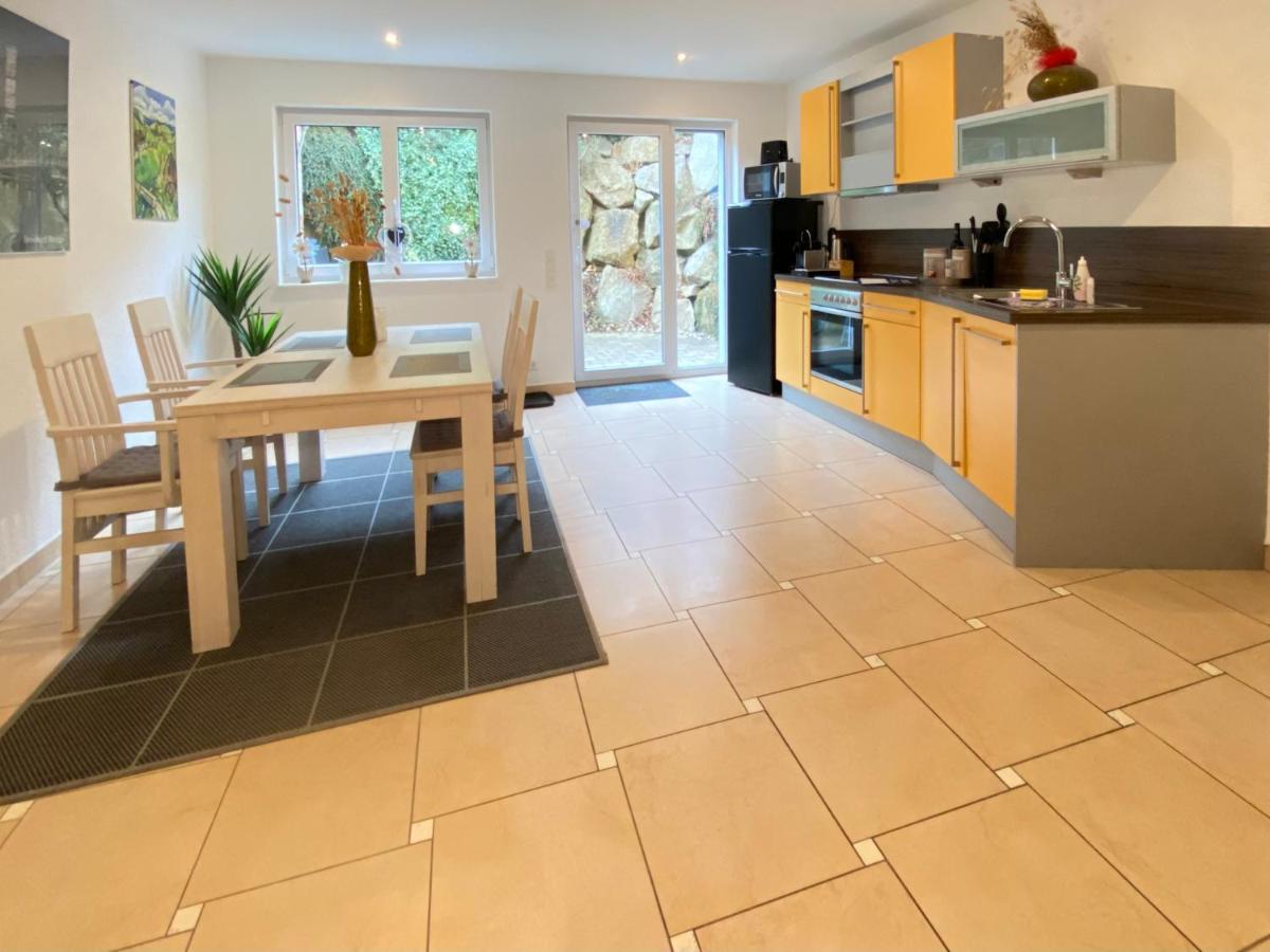 Gärtringen 2 Zimmer Apartment, 70 Qm, Max 4 Pers, Private Terasse, 2 Parkplaetze, Internet 250 Mbit מראה חיצוני תמונה