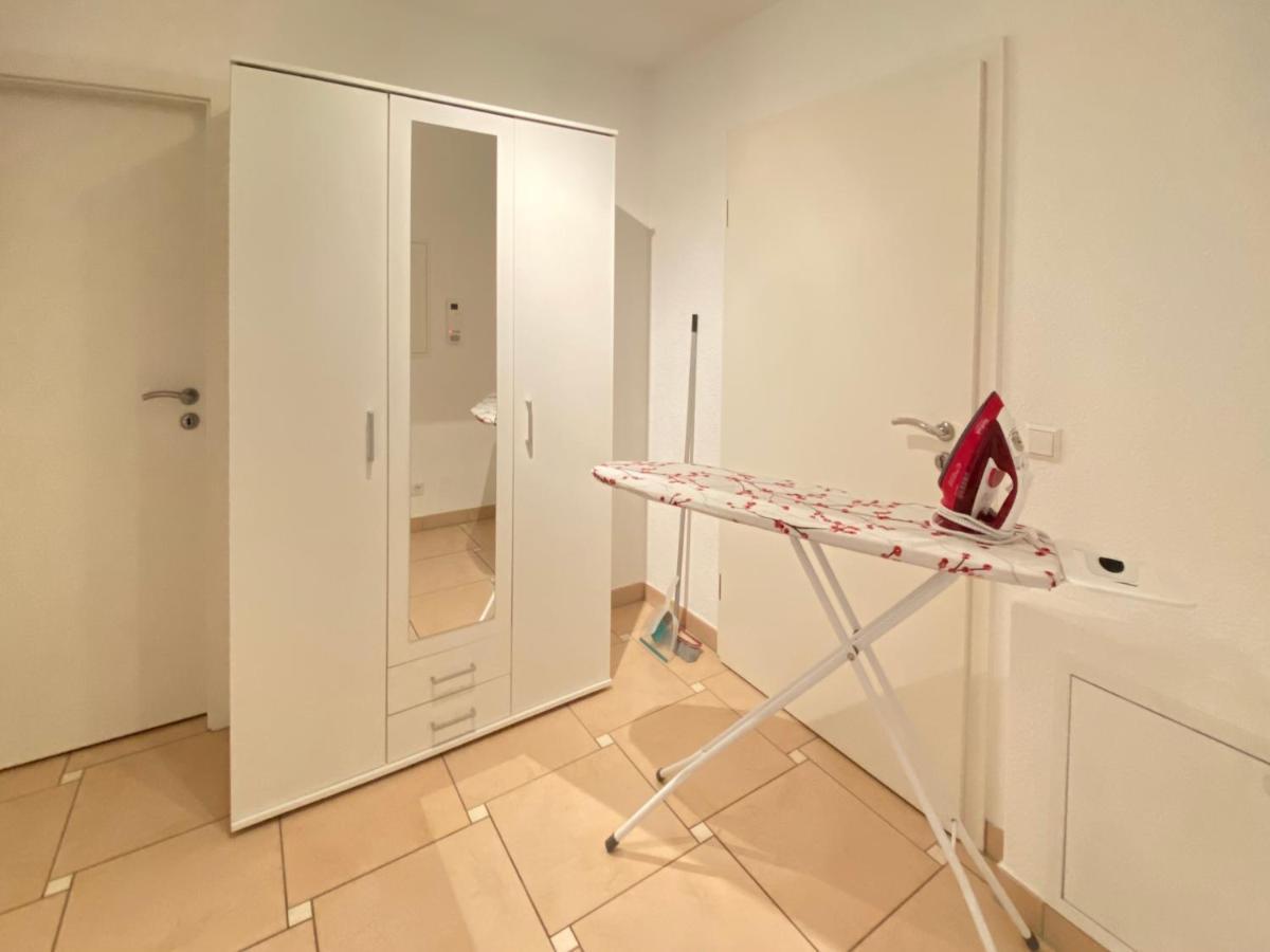 Gärtringen 2 Zimmer Apartment, 70 Qm, Max 4 Pers, Private Terasse, 2 Parkplaetze, Internet 250 Mbit מראה חיצוני תמונה