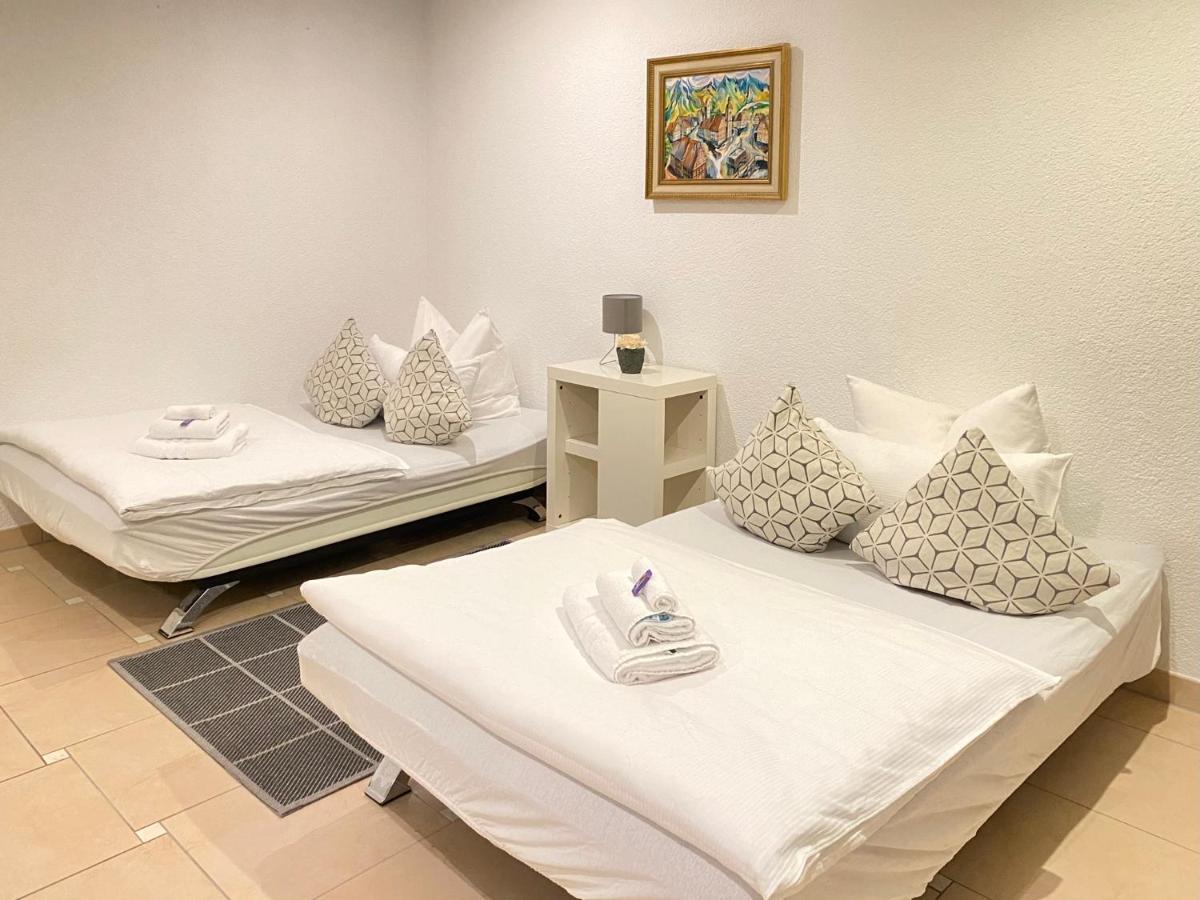 Gärtringen 2 Zimmer Apartment, 70 Qm, Max 4 Pers, Private Terasse, 2 Parkplaetze, Internet 250 Mbit מראה חיצוני תמונה